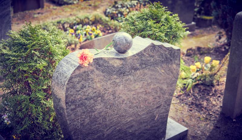 L'entretien régulier de sépulture, conseils pratiques pour préserver la mémoire